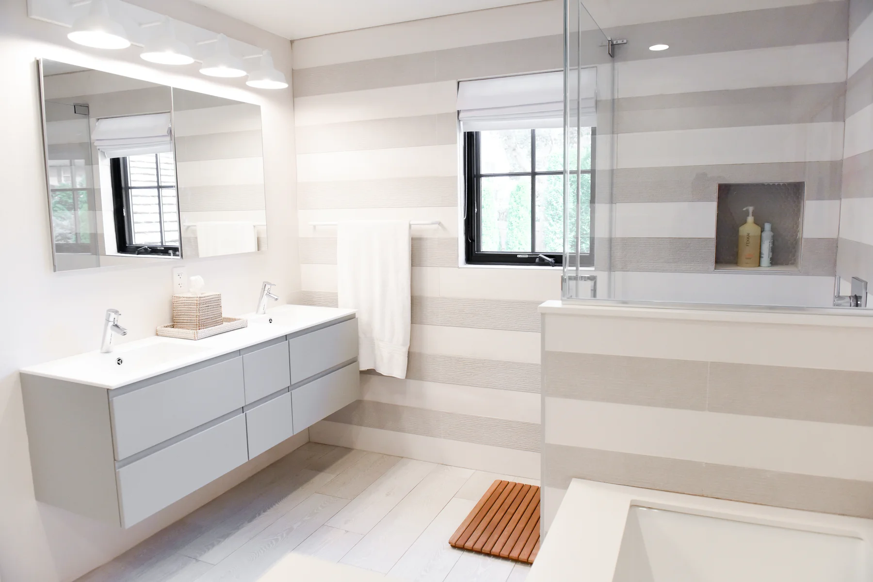 Bronxville: bathroom
