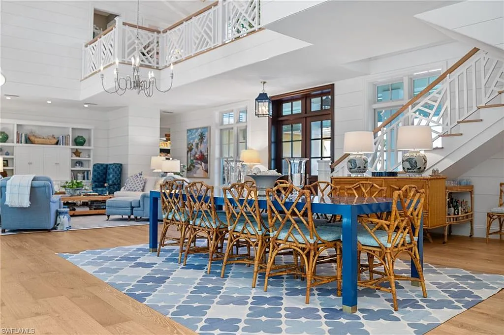 Windward: dining