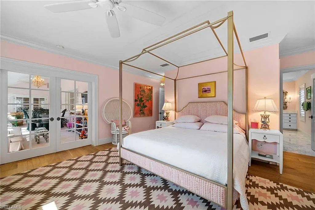 Windward: guest bedroom