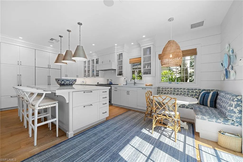 Windward: kitchen