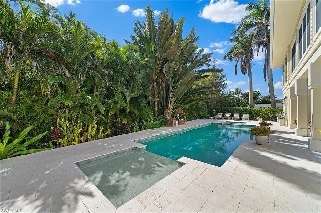 Windward: pool