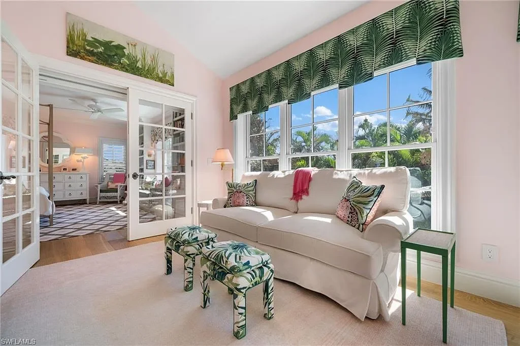 Windward: sunroom